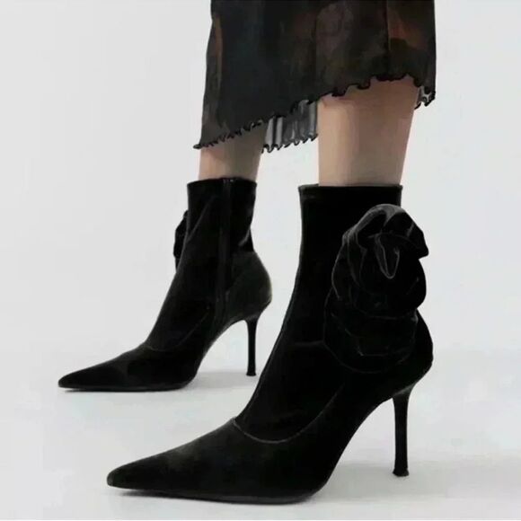 NWOB Jeffrey Campbell Florette Velvet Pointed Toe Sock Ankle Boots Black Sz 8.5 - Picture 3 of 15